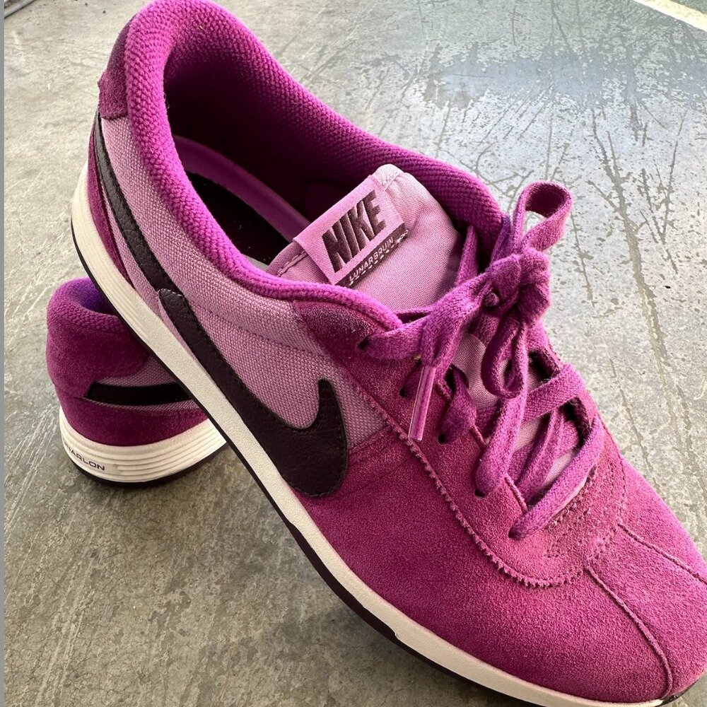 SUPER CUTE! Nike Lunarlon Women's Golf Shoes - Purple - Size 8